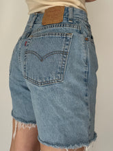 Load image into Gallery viewer, Levi’s Bermuda Shorts