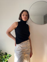 Load image into Gallery viewer, Deep Black 100% Cashmere Sleeveless Turtleneck