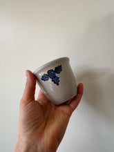 Load image into Gallery viewer, Pfaltzgraff Yorktowne Blue Bird Cups