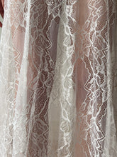 Load image into Gallery viewer, Lace Maxi Skirt
