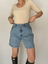 Load image into Gallery viewer, Levi’s Bermuda Shorts
