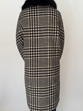 Load image into Gallery viewer, Vintage Black and White Wool Houndstooth Coat
