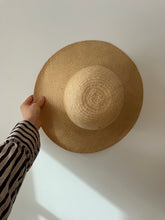 Load image into Gallery viewer, Staw Sun Hat
