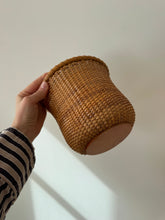 Load image into Gallery viewer, Small Woven Basket
