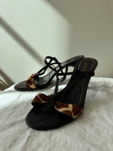 Load image into Gallery viewer, Ralph Lauren Dark Brown Kitten Heels
