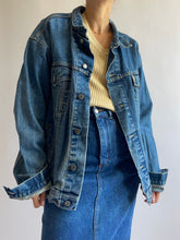 Load image into Gallery viewer, Vintage Mid Wash Denim Jacket
