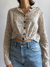 Load image into Gallery viewer, Floral Cropped Blouse
