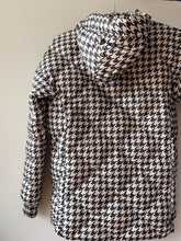Load image into Gallery viewer, Houndstooth Columbia Jacket
