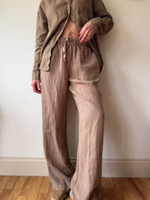 Load image into Gallery viewer, Brown Relaxed Pants
